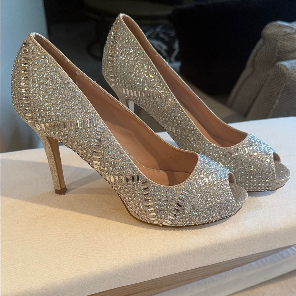 Size 8 Lauren Larraine gorgeous formal heels. Worn once